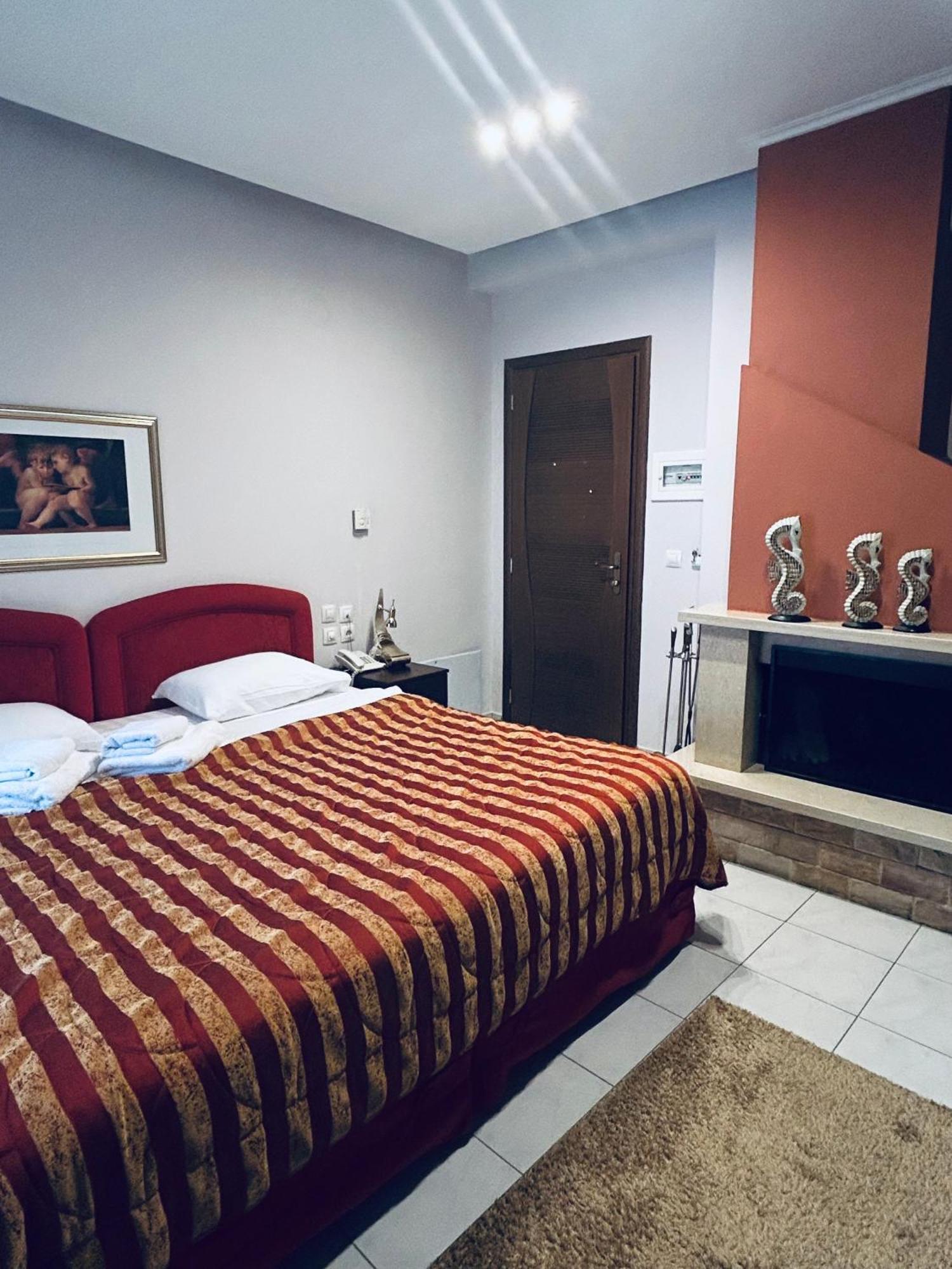 Athina Hotel 3*